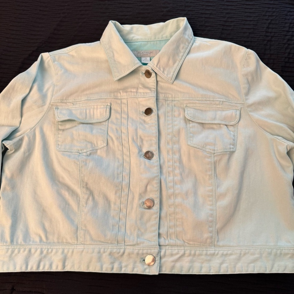 CHICOS Platinum Cropped Mint Women’s Denim Jacket Size 3 White Wash Womens